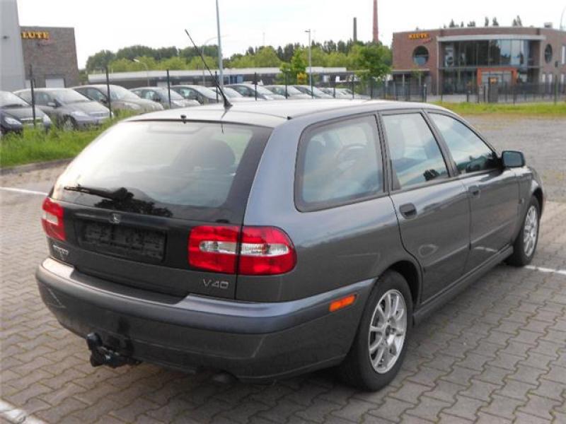 Vindem Accesorii Volvo V40 2003