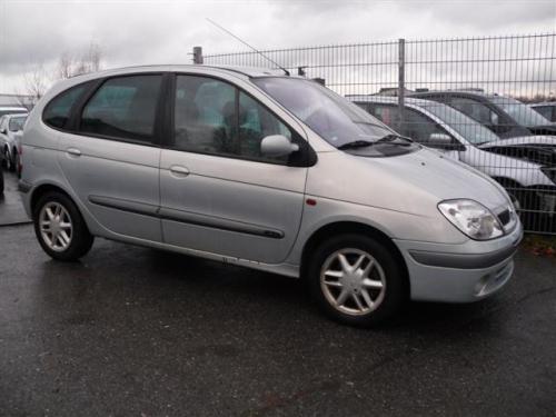 Vindem Aeroterma Renault Scenic 2001