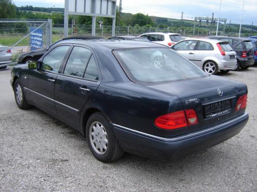 De vanzare Ansamblu stergatoare Mercedes E 230 1999