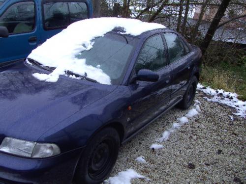 Vindem Aripa fata Audi A4 1997