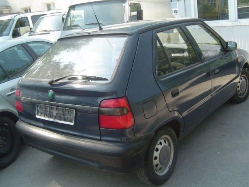 Vindem Aripa fata Skoda Felicia 2000