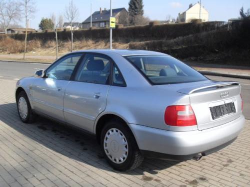 Vindem Aripa spate Audi A4 1997