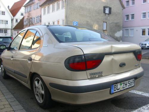 Vand Aripa spate Renault Megane 1998