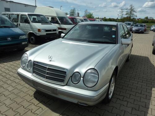 Bara fata Mercedes E 230 1999