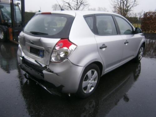 Vand Bara spate Kia Ceed 2007