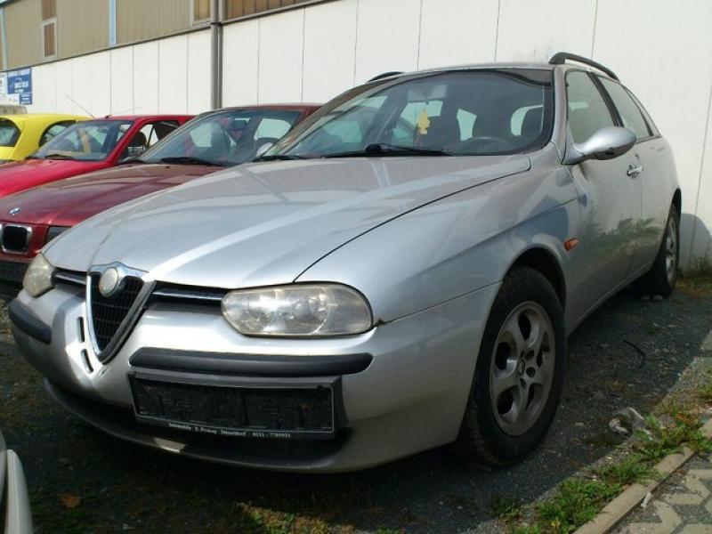 Biele motor Alfa Romeo 156 1999