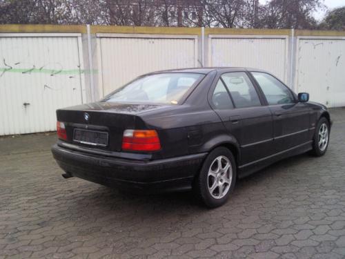 Biele motor BMW 318 1996