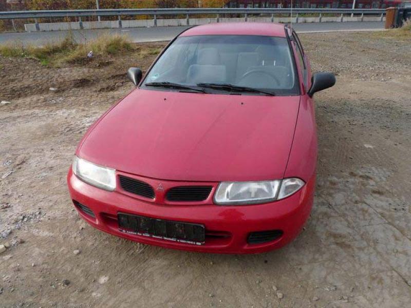 Butuc roata Mitsubishi Carisma 2001