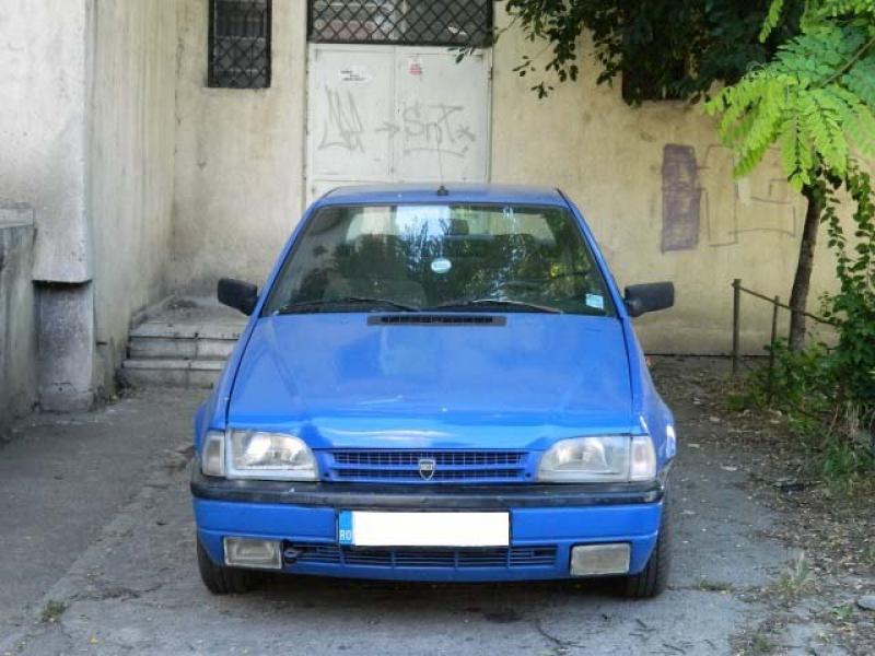 De vanzare Capota spate Dacia SuperNova 2001
