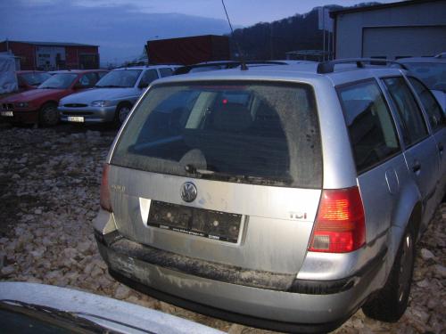 Vindem Caroserie Volskwagen Golf 2002