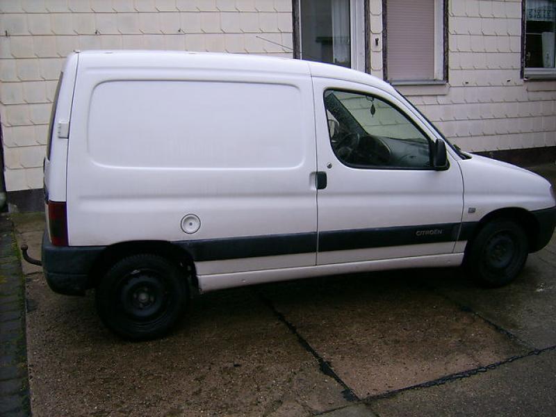 Vindem Centuri de siguranta Citroen Berlingo 1999