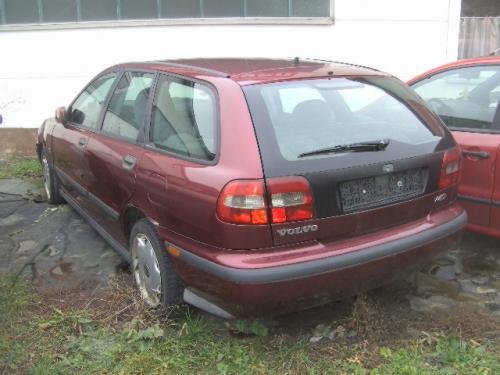 Vindem Chiuloasa Volvo V40 2000