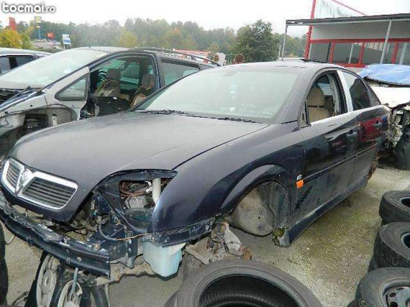 Dezmembrez auto Opel Vectra 2004