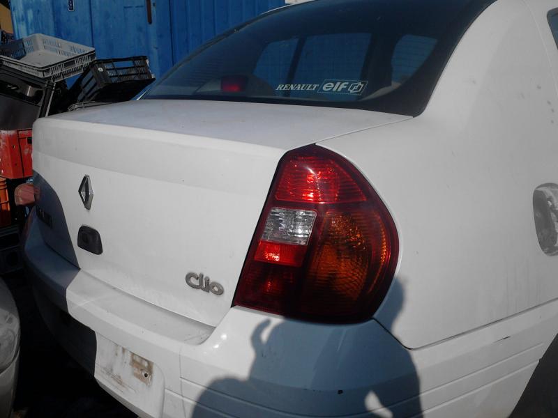 Dezmembram Renault Clio 2000