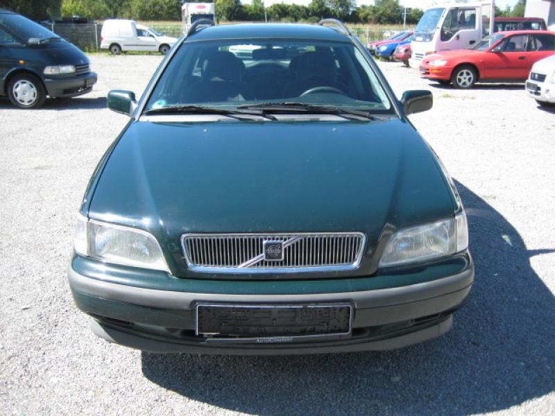 Vindem Fulie arbore Volvo V40 2000