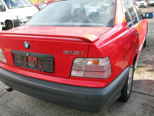 Vindem Luneta BMW 318 1996