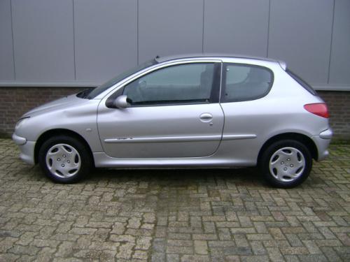 Pompa de apa Peugeot 206 2000