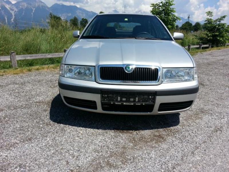 Vindem Pompa motorina Skoda Octavia 2002