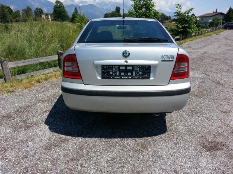 Vindem Pompa motorina Skoda Octavia 2002