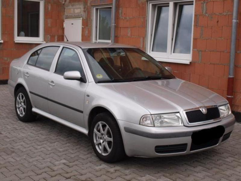 Vindem Pompa motorina Skoda Octavia 2003