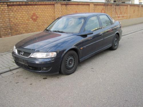 Vindem Punte spate Opel Vectra 2000