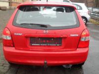 Vindem Cutie viteze Mazda 323 2000