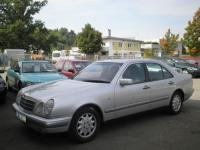 Vindem Pompa vacuum motor Mercedes E 230 1999